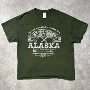 Gildan Men's Green and White T-shirt